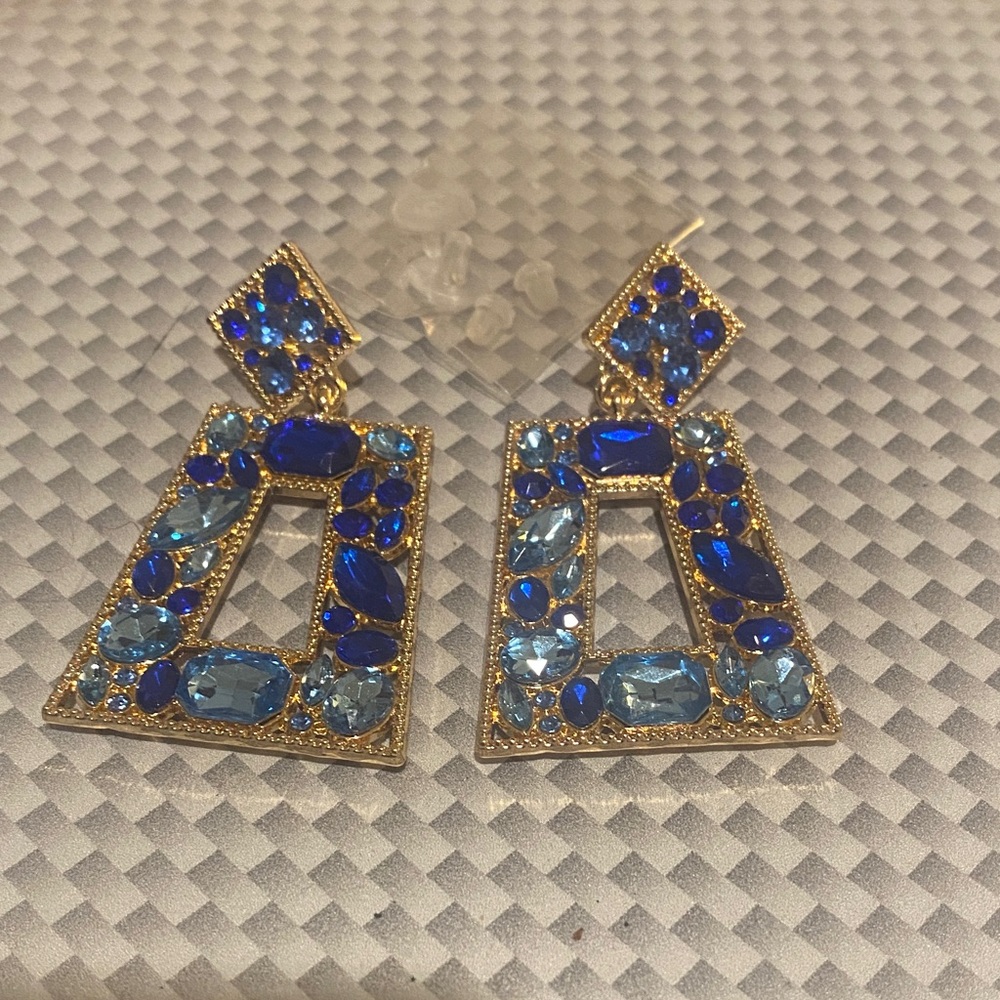 New Without Tag Pierced Ears Earing 3” Drop